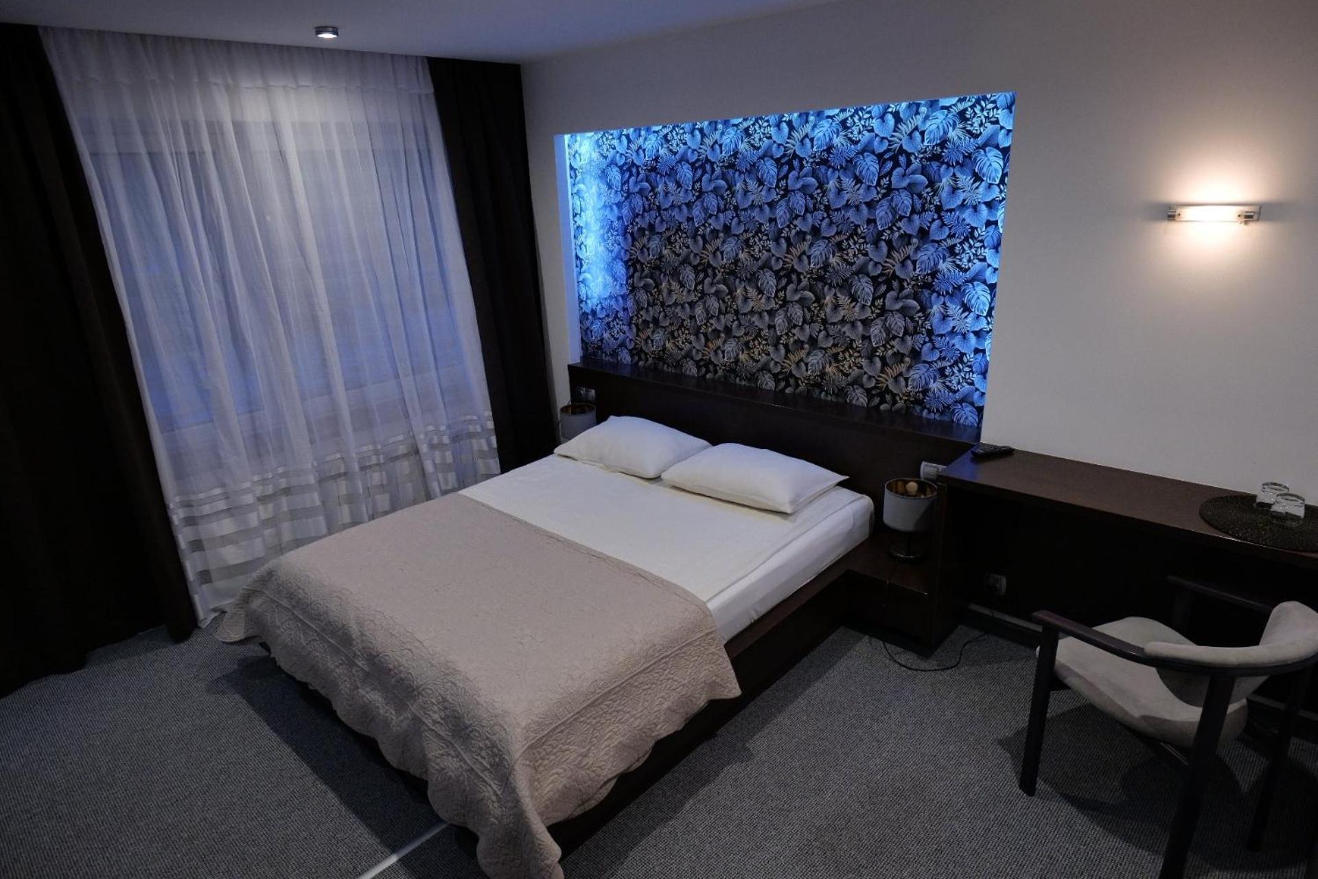 Azymut Hotel - Restauracja Andrespol Exteriör bild